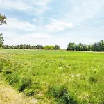 6 Person In Bording-by Traum *