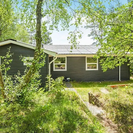 6 Person In Bording-by Traum *