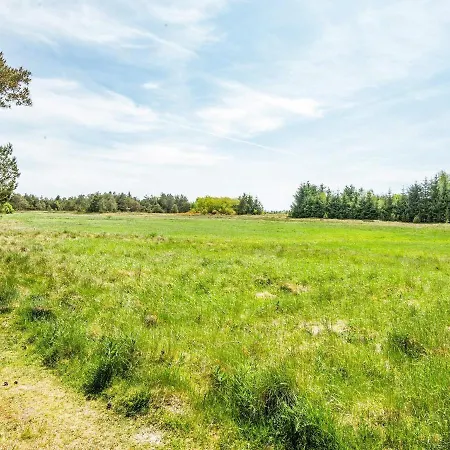 6 Person In Bording-by Traum *