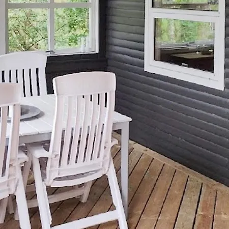 6 Person In Bording-by Traum Bording Stationsby